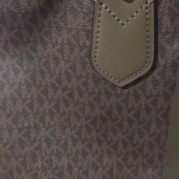 Michael Kors Large Eva Shoulder Tote Bag with wristlet Brown / Olive SOLD, SOLD, - Picture 14 of 16